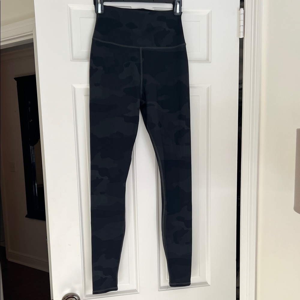 ALO Yoga Black Camouflage Leggings